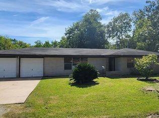 5850 North St, Groves, TX 77619