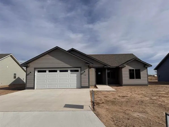 1310 Marboeuf Blvd, Dodge City, KS 67801