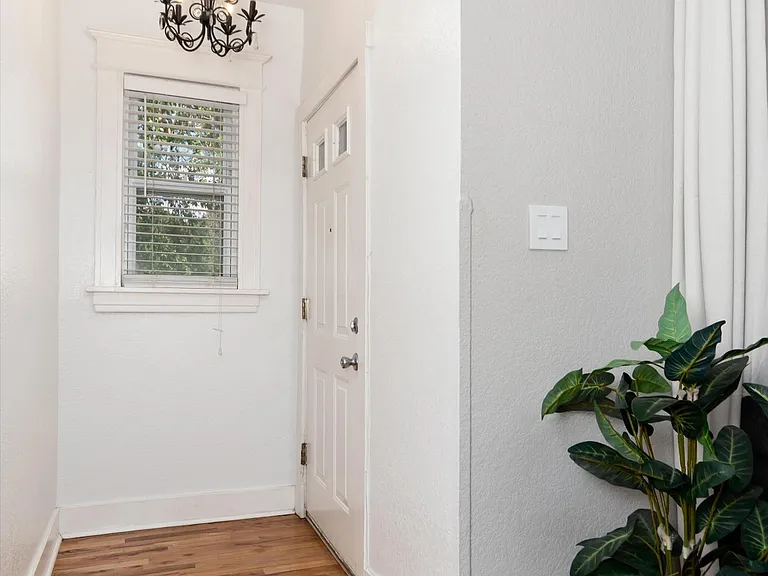 3047 N Williams St — Photo 6