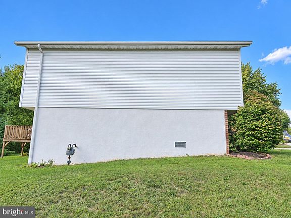 3rd image of 69 Gardenia Dr