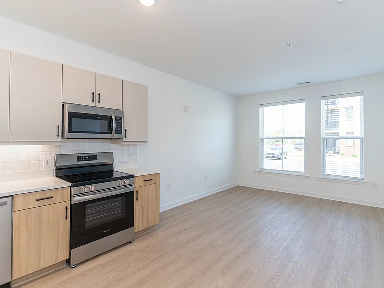 Wrighthaven Square Apartments — Photo 24
