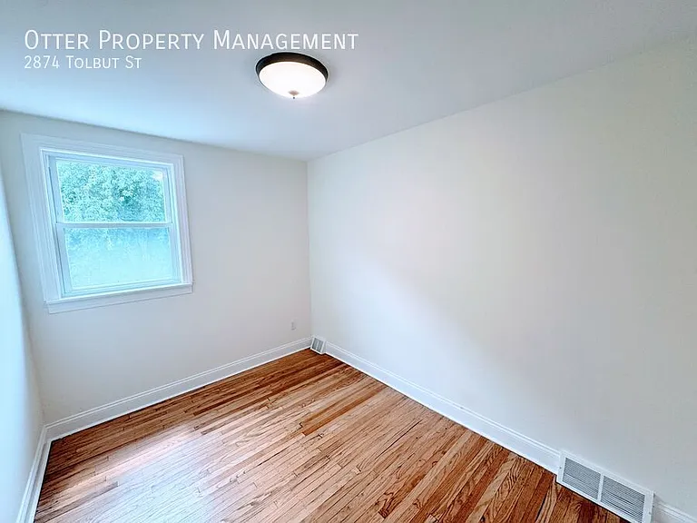2874 Tolbut St — Photo 14