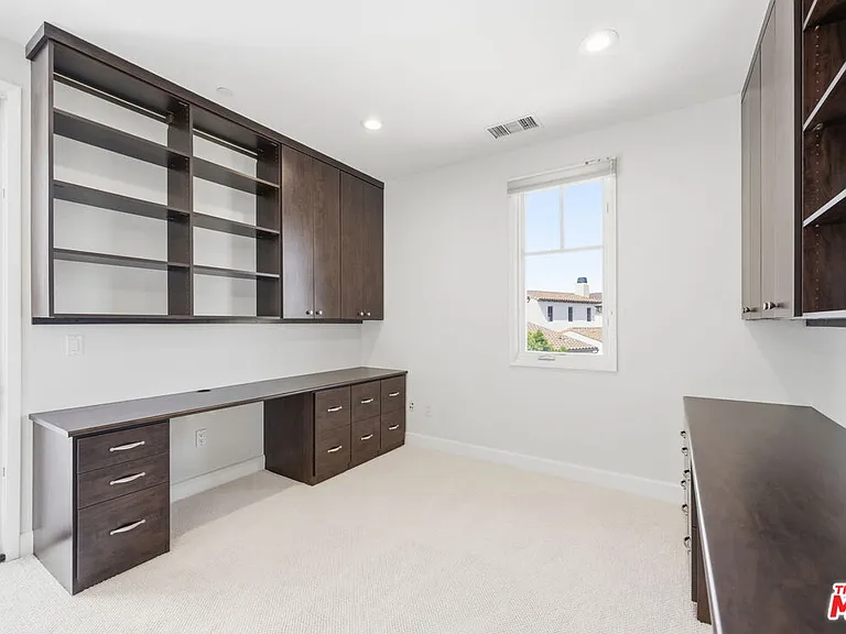 13079 Bluff Creek Dr — Photo 26