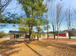 126 Twilight Trl NW, Kalkaska, MI 49646