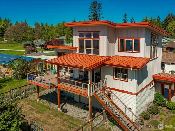 8285 Sunset Street, Blaine, WA 98230