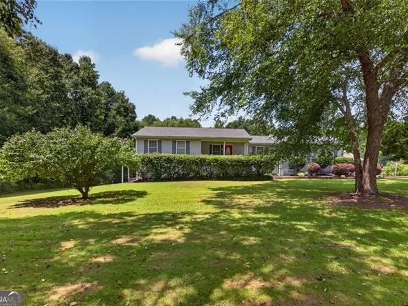 8715 Gullatt Rd, Fairburn, GA 30268