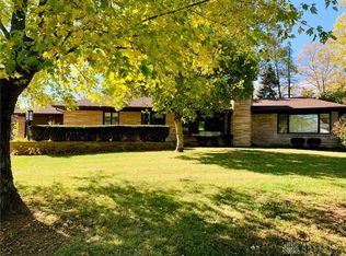 709 Shrine Rd, Springfield, OH 45504