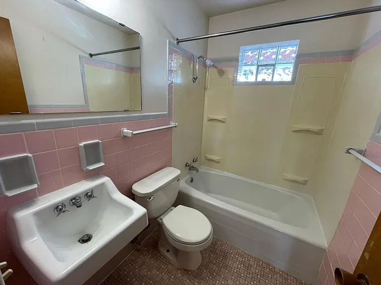 1821 G St #4 — Photo 10