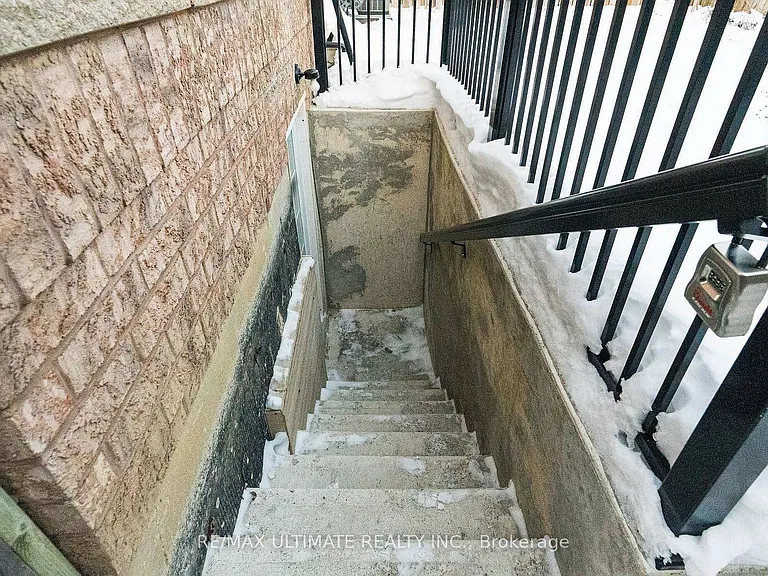 21 Sewells Ln — Photo 4