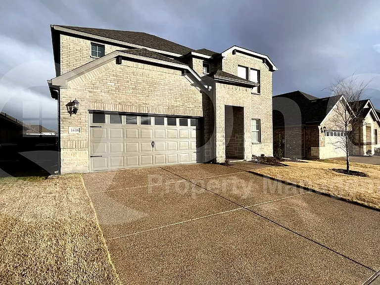 1608 Lannon Ln — Photo 2