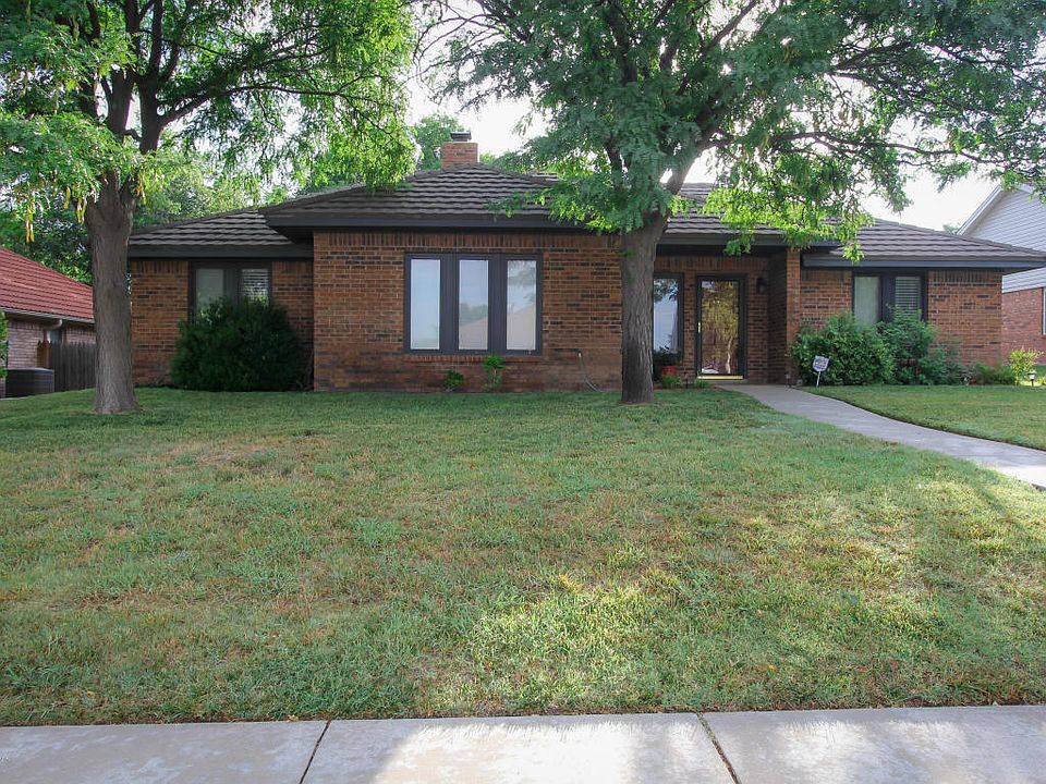 1st image of 303 Canyon Crest Dr