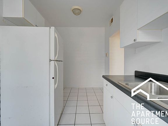 2nd image of 3040 W Wellington Ave #1