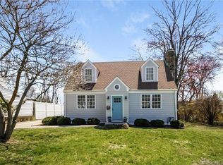 863 Jennings Rd, Fairfield, CT 06824