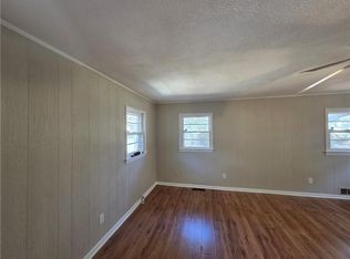 948 Green Valley Rd SW, Mableton, GA 30126