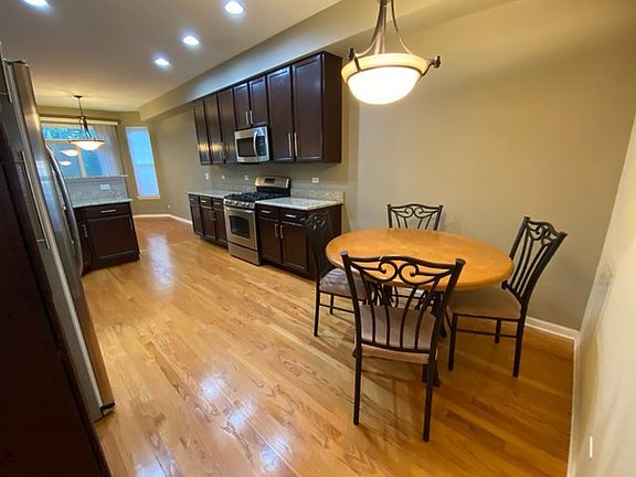 3rd image of 504 Tamarack Dr