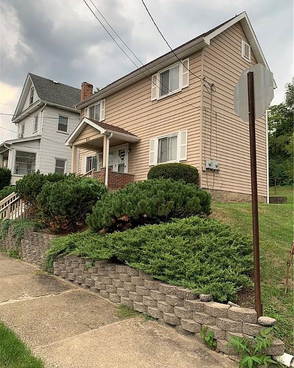 1st image of 626 Eau Claire St