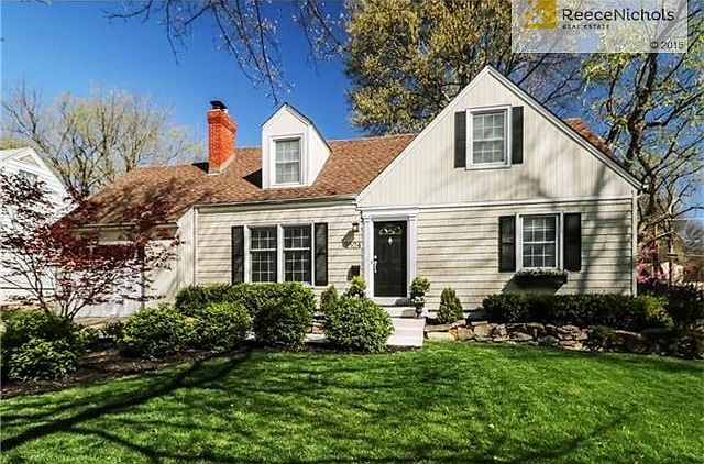 Immaculate and wonderful curb appeal!
