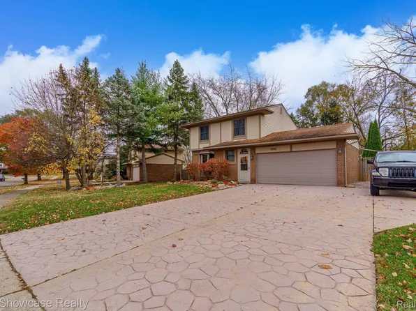 4945 Lore Dr, Waterford, MI 48329