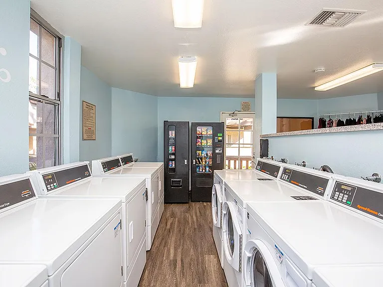 Mountain View Apartment Homes — Photo 9