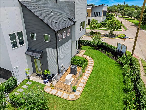 4th image of 9847 Mocking Bird Hill Ln