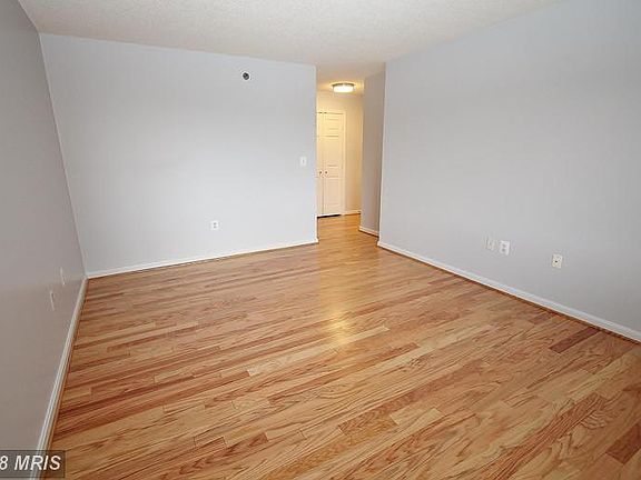 5th image of 2181 Jamieson Ave #3-701