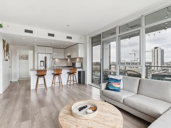 8570 Rivergrass Dr #905, Vancouver, BC V5S 0H4