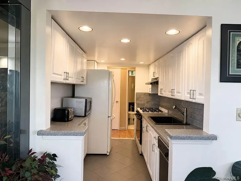 8611 151st Ave #4K — Photo 5