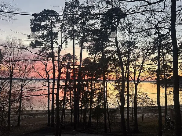 351 Sue St, Etoile, TX 75944