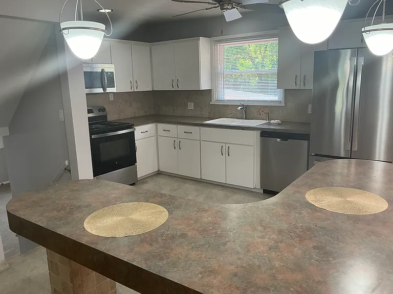 3732 Maplecrest Ave — Photo 16