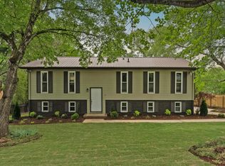 708 Creekview Dr, Pelham, AL 35124