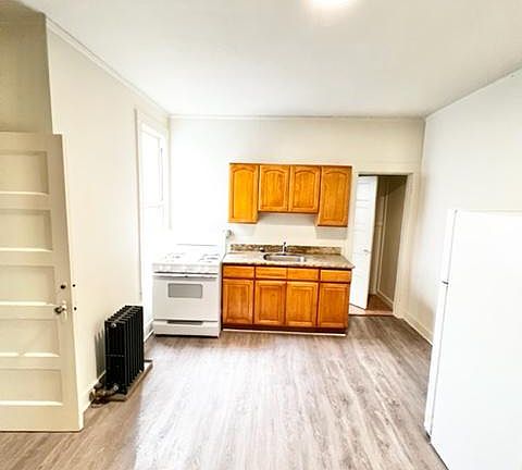 4th image of 823 Grant Ave #20