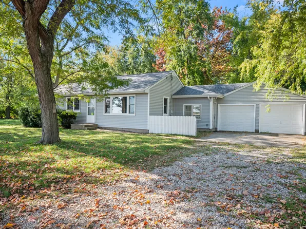 241 N Somonauk Rd, Cortland, IL 60112