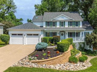 4070 Treeline Dr, Bettendorf, IA 52722
