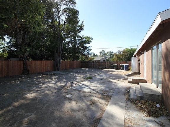 5th image of 4704 E Thomas Ave