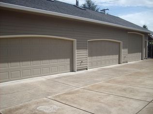 2069 Berwin Ln, Eugene, OR 97404
