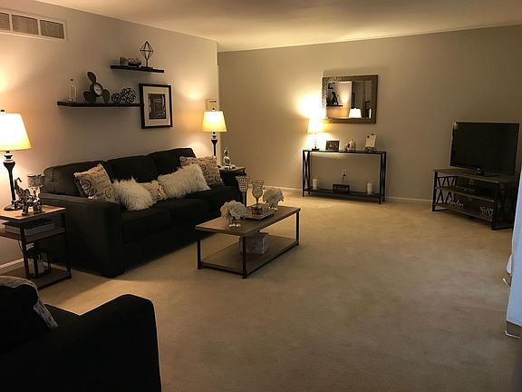 2nd image of 110 Groton Dr APT 4