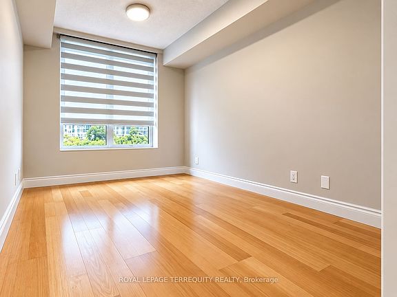 3rd image of 20 Collier St #304