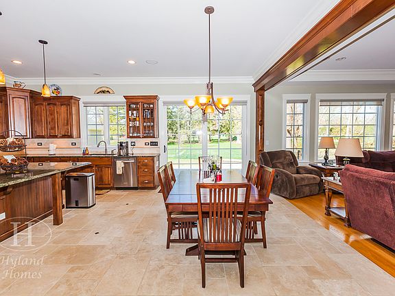 5th image of 5818 Bentley Ave