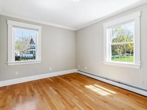 20 Chosen Vale Ln, Enfield, NH 03748