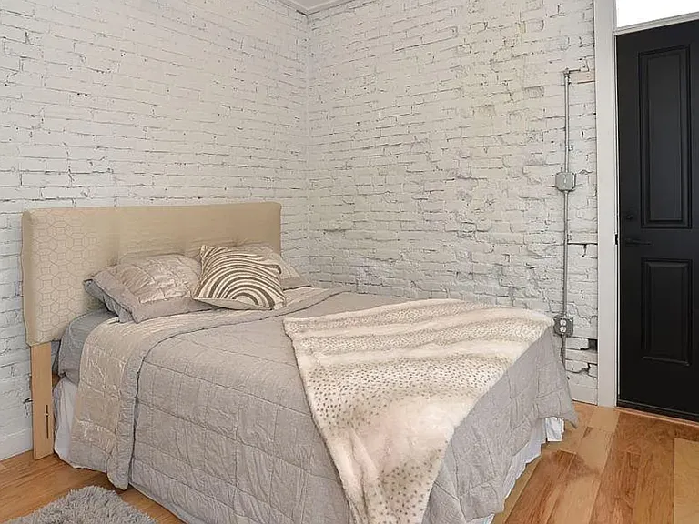 1713 Locust St #1 — Photo 9