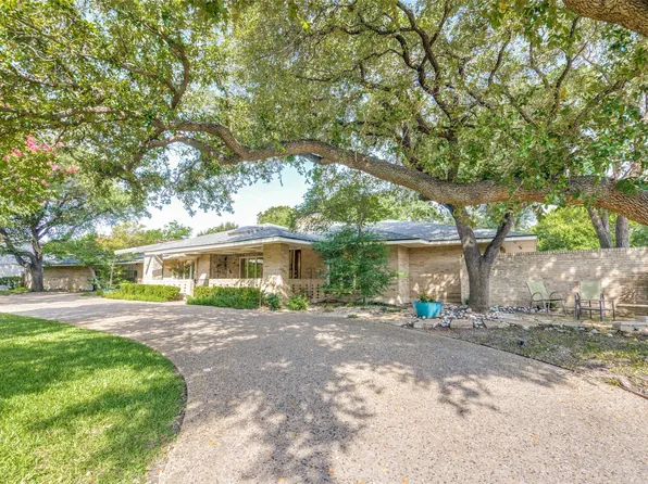 6255 Preston Creek Dr, Dallas, TX 75240