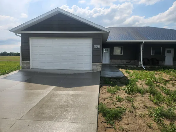 5202 Davies Dr, Bismarck, ND 58503