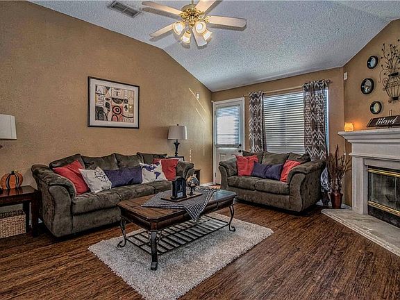 5th image of 2449 Nogales Dr