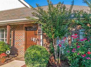 536 Castlebury Ln, Calera, AL 35040