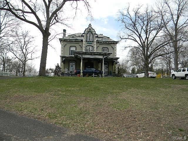 1st image of 333 Carpenter Ave