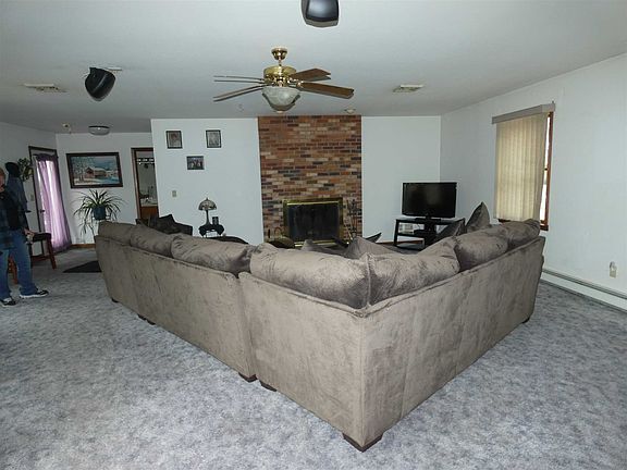 5th image of 4 Whiteford Dr