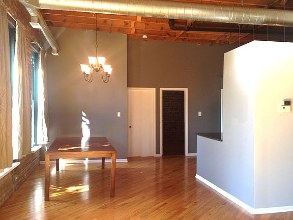 3rd image of 3201 N Seminary Ave APT 211