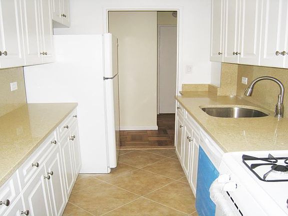 3rd image of 110 E End Ave APT 9C