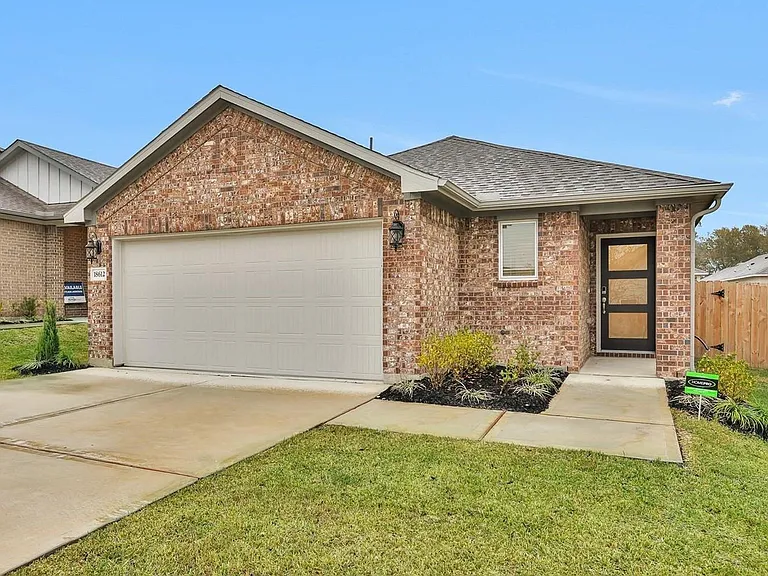 18612 Hillswood Dr — Photo 1