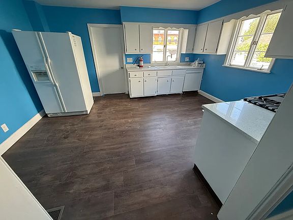 2nd image of 9 Church St